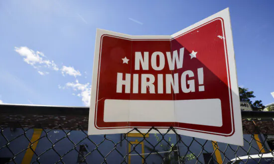 US Unemployment Claims Tick Up, Remain Below 2026 High