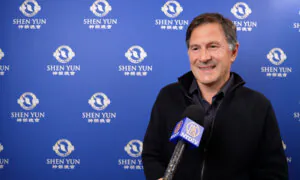 ‘Felt Like We Were in the Heavens,’ Says Surgeon Watching Shen Yun