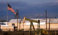 US Crude Oil Futures Drop Below $60 per Barrel to Lowest Level in 4 Years