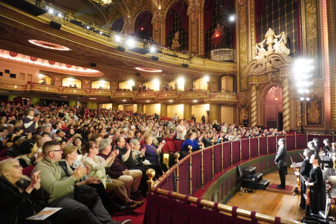The audience at Shen Yun Performing Arts Shen Yun Performing Arts World Company's curtain call at Boston's Boch Center Wang Theatre, on April 6, 2025. (The Epoch Times)