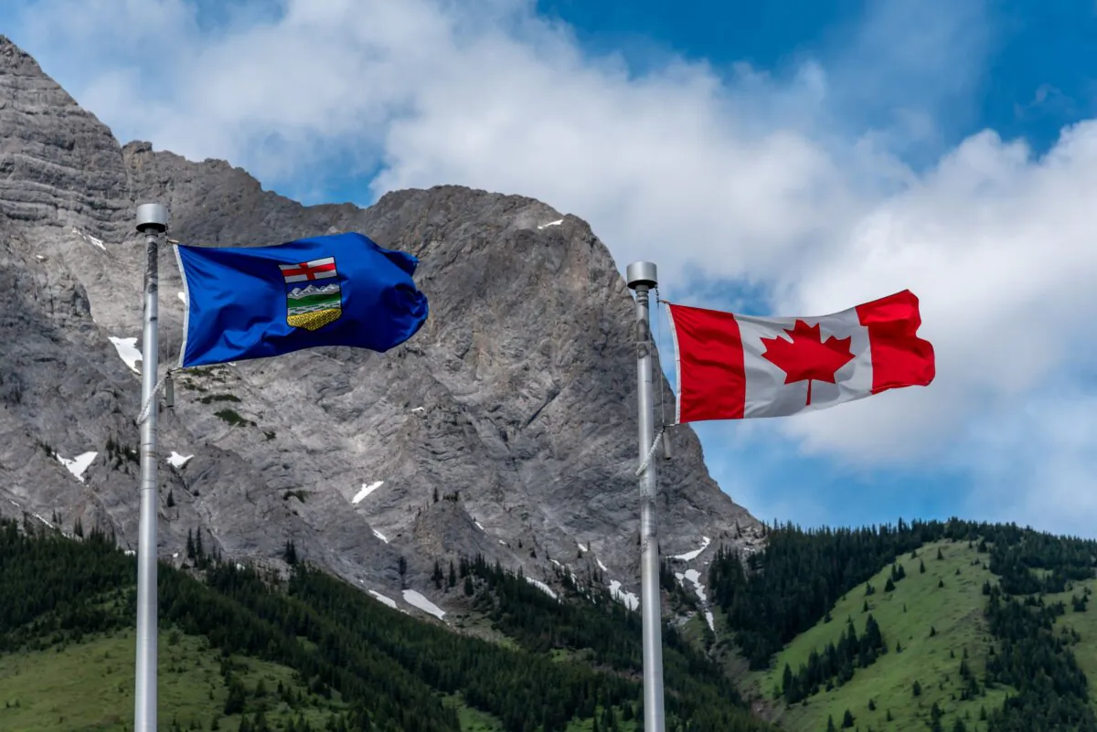 The flags of Alberta and Canada in Kananaskis, Alberta. (Shutterstock)