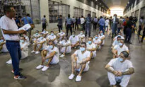 2 Judges Limit Trump’s Deportations Under Wartime Law