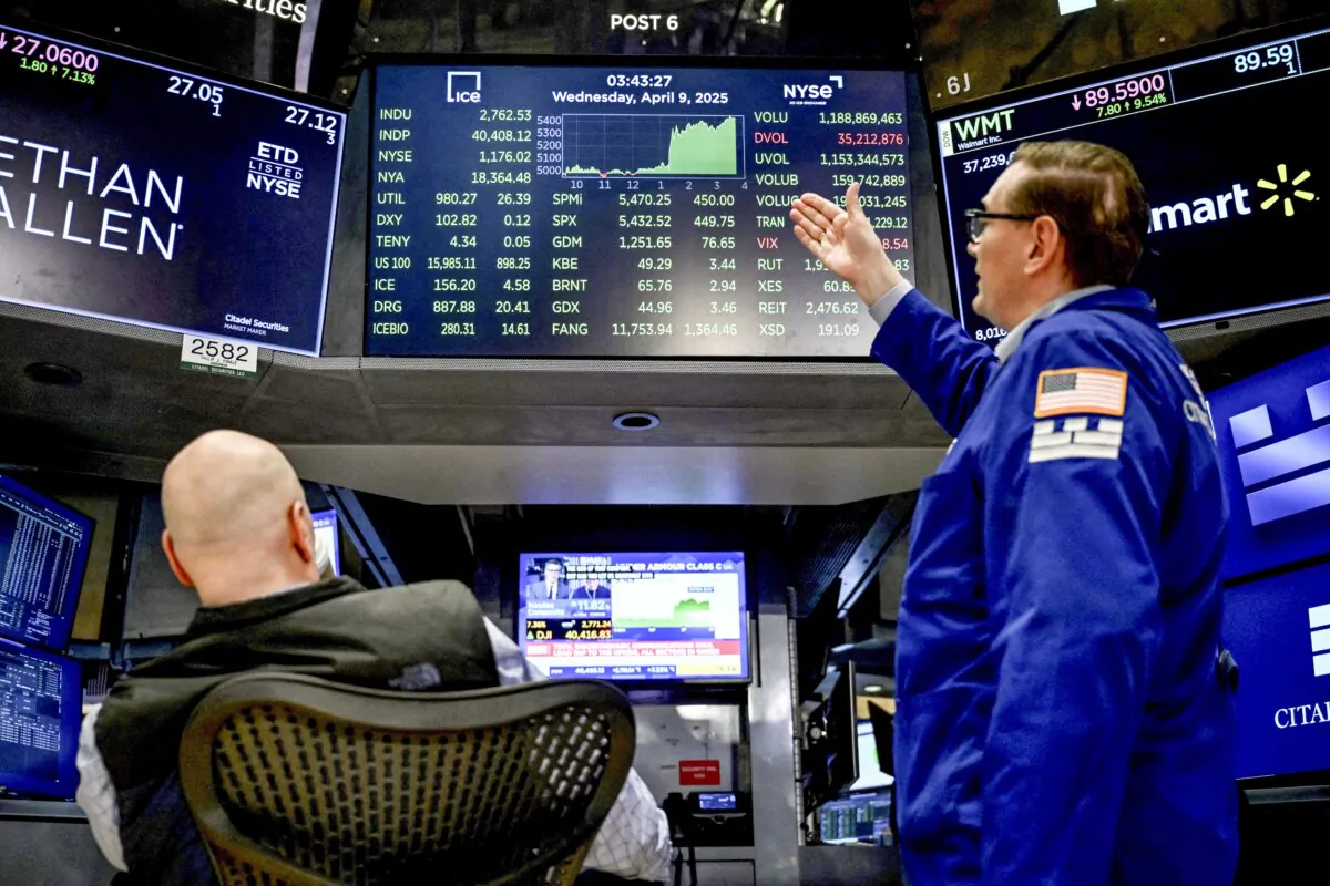 Traders work on the floor of the New York Stock Exchange during afternoon trading on April 9, 2025. (Angela Weiss/AFP via Getty Images)