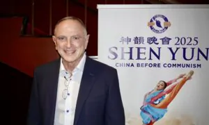Pysychiatrist Praises ‘Dedication and Devotion’ of Shen Yun Dancers