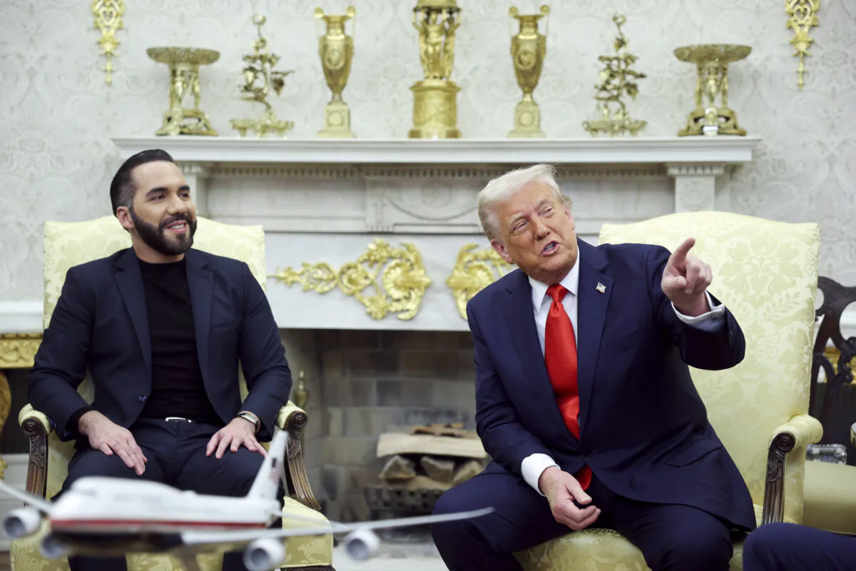 U.S. President Donald Trump (R) meets with Salvadoran President Nayib Bukele (L) in the Oval Office on April 14, 2025. (Win McNamee/Getty Images)