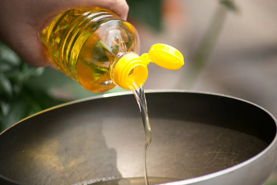 The Fat Fix: Choosing the Right Oils to Fight Inflammation and Feel Better