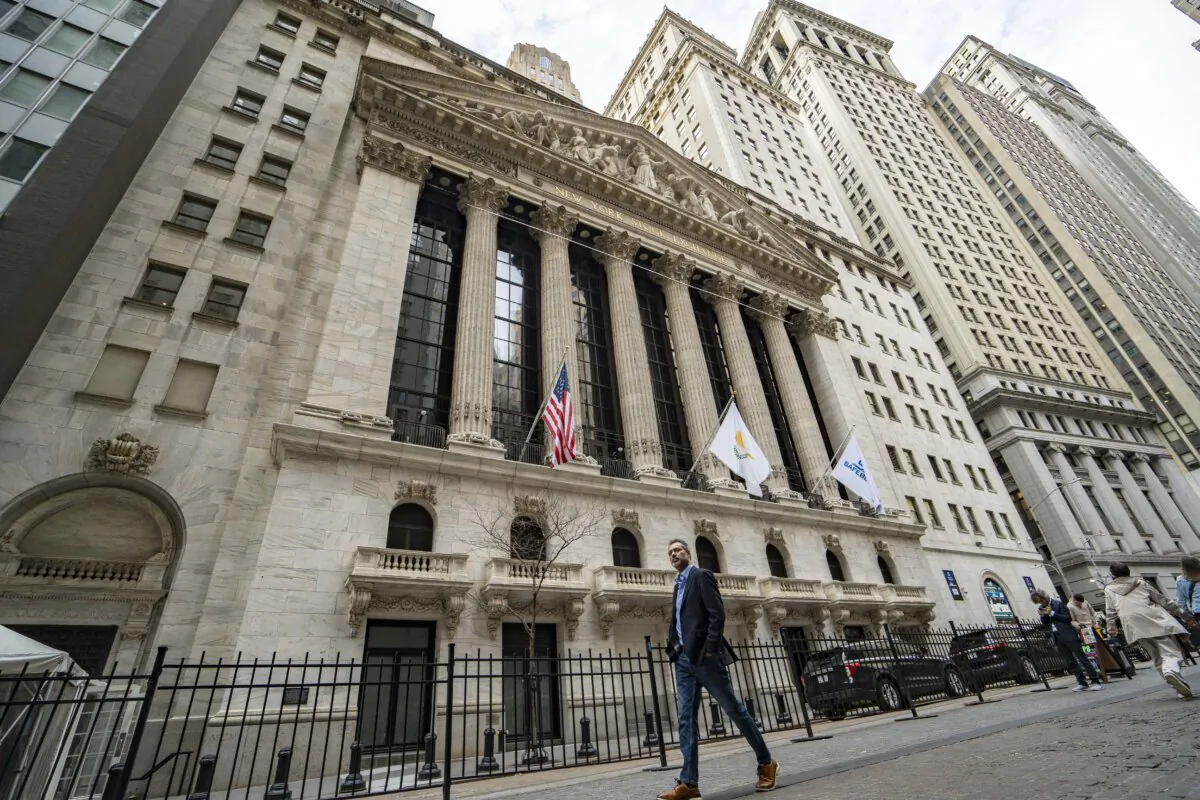 The New York Stock Exchange in New York City on April 4, 2025. (Samira Bouaou/The Epoch Times)