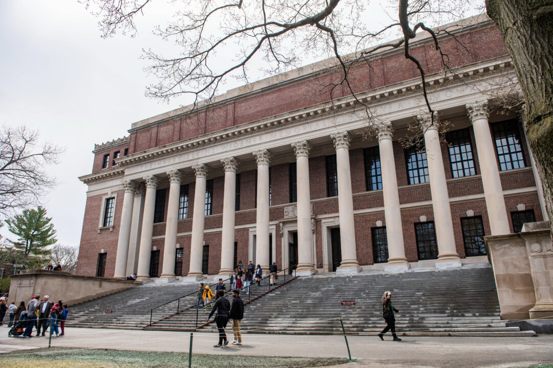 Trump Admin Revokes Harvard’s Ability to Enroll International Students