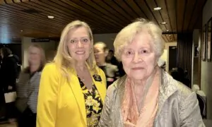Mother and Daughter See Beautiful History in Shen Yun
