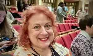 Shen Yun Shares ‘ Exactly What We Need,’ Says Cellist
