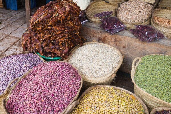 Fighting Inflammation With Food: African Versus Western Diets