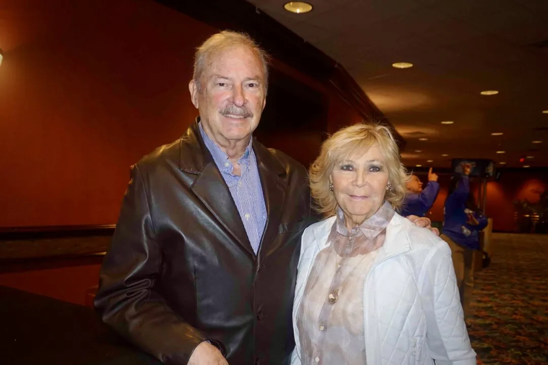Michelle Giachetti (R) enjoyed Shen Yun's matinee at the Rosemont Theatre on April 24, 2025. (Yeawen Hung/The Epoch Times)