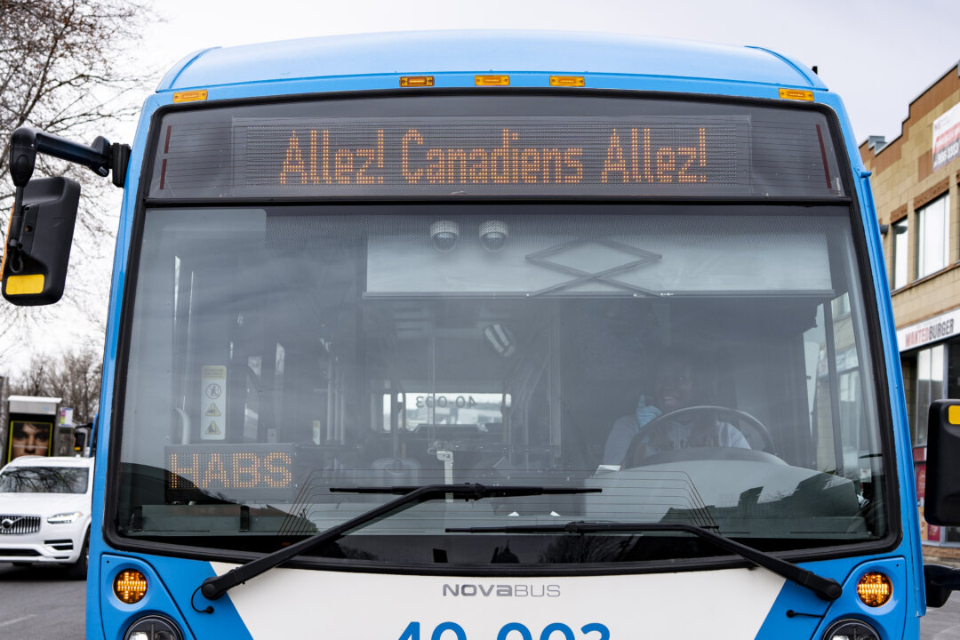 French Language Minister Says Keep ‘Go Habs Go’ on Montreal Buses