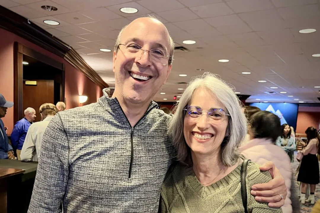 Philip and Cheryl Bogolo enjoyed Shen Yun at the Rosemont Theatre in Rosemont, Illinois, on April 26, 2025. (Stacey Tang/The Epoch Times)