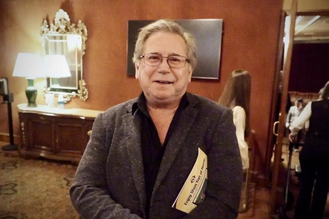 Ron Fletcher enjoyed Shen Yun at The Benedum Center for the Performing Arts in Pittsburgh on April 26, 2025. (Lily Sun/The Epoch Times)