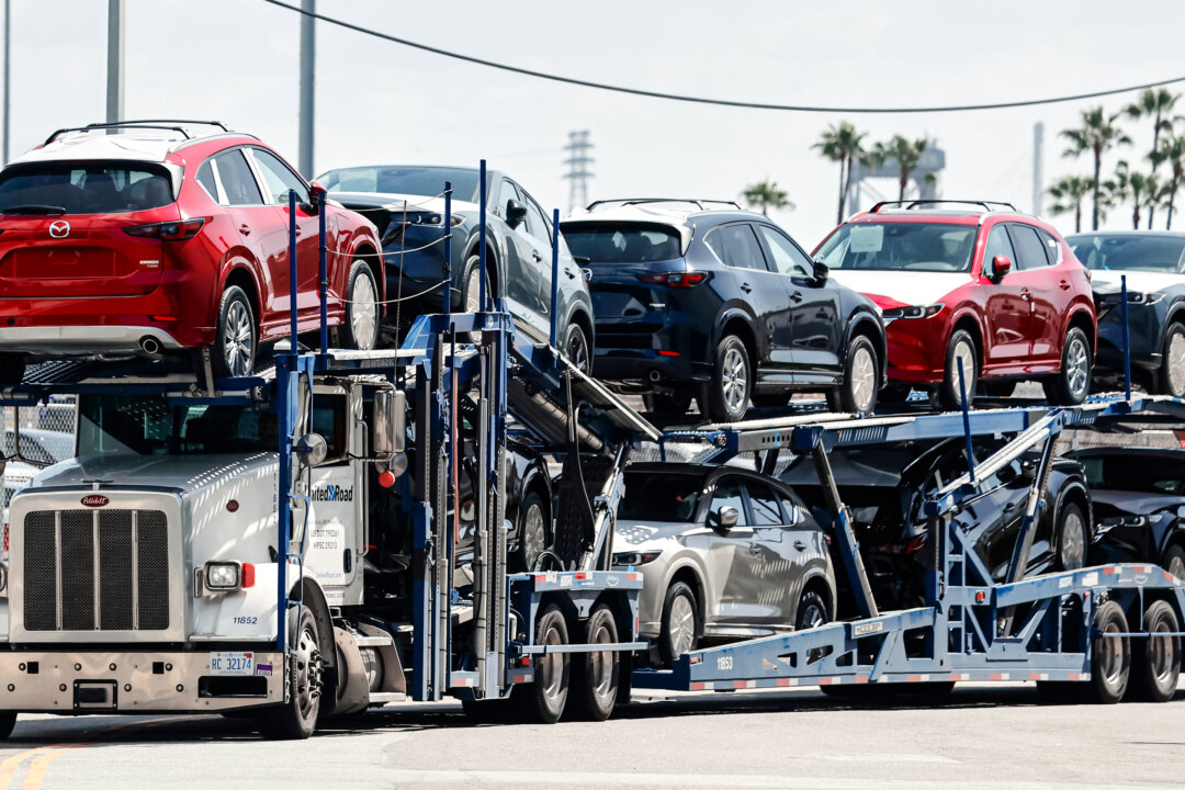 Trump’s 25 Percent Auto Part Tariff Goes Into Effect thumbnail