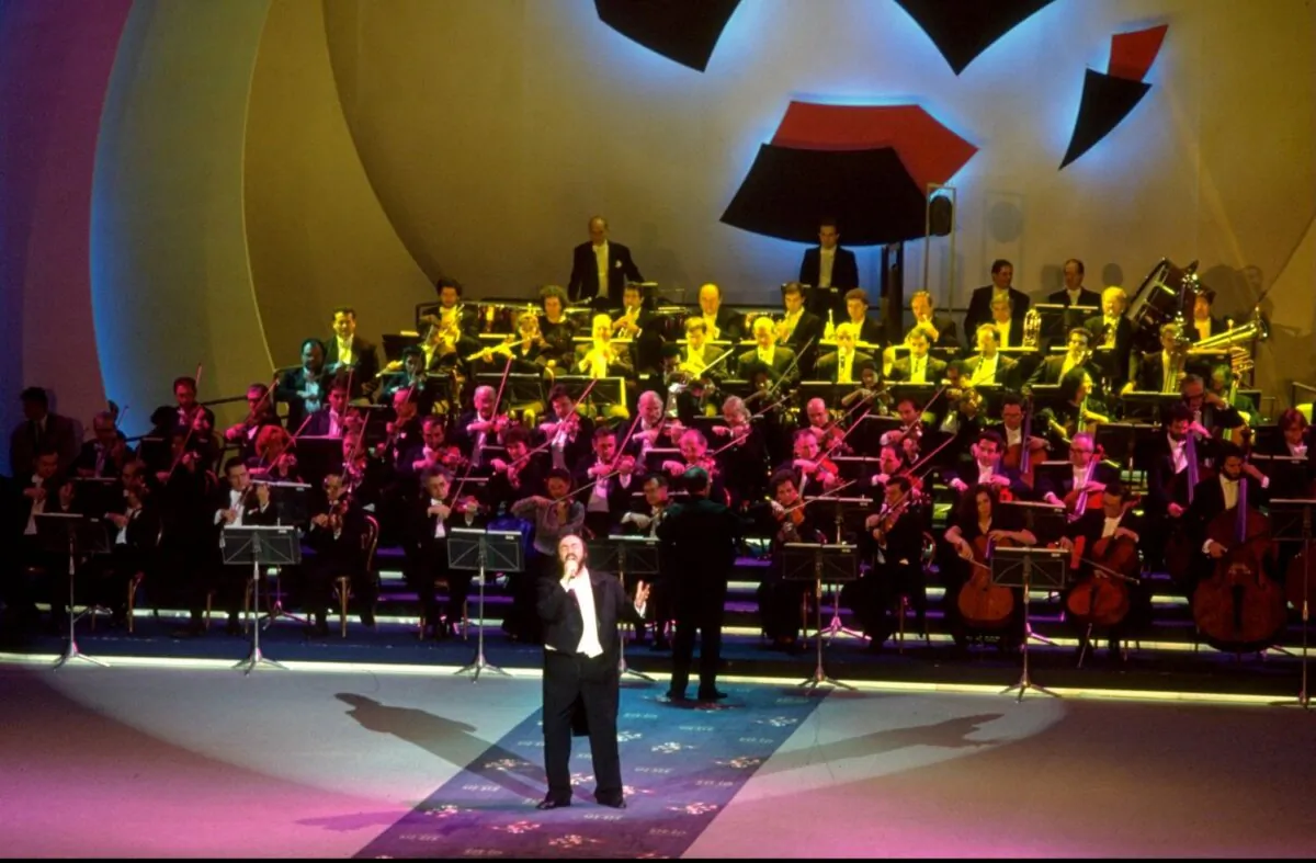 Luciano Pavarotti sings of victory during the 1990 World Cup Draw held in Italy. (Simon Bruty/Allsport)