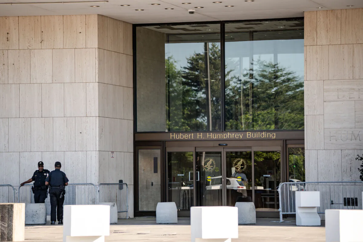 The U.S. Department of Health and Human Services at the Hubert H. Humphrey building in Washington on April 28, 2025. (Madalina Vasiliu/The Epoch Times)