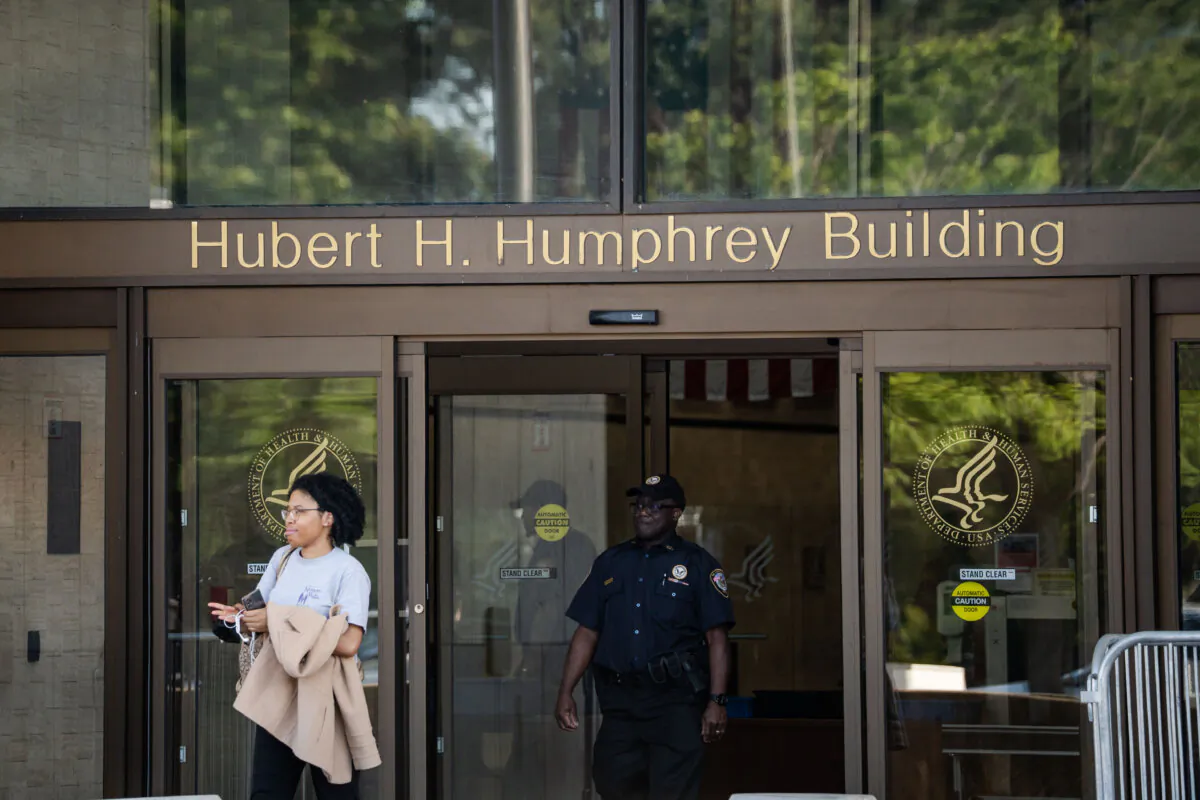 The U.S. Department of Health and Human Services at the Hubert H. Humphrey Building in Washington on April 28, 2025. (Madalina Vasiliu/The Epoch Times)