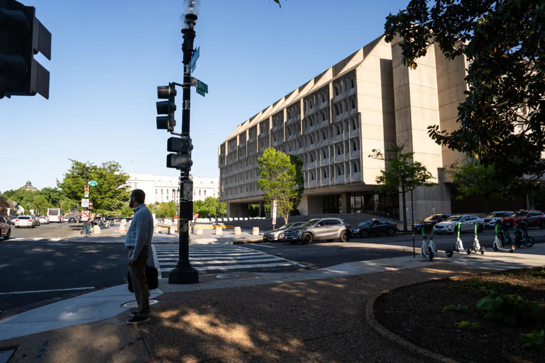 The U.S. Department of Health and Human Services at the Hubert H. Humphrey building in Washington on April 28, 2025. (Madalina Vasiliu/The Epoch Times)