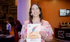 Louisville Theatergoer: Shen Yun Brings Light