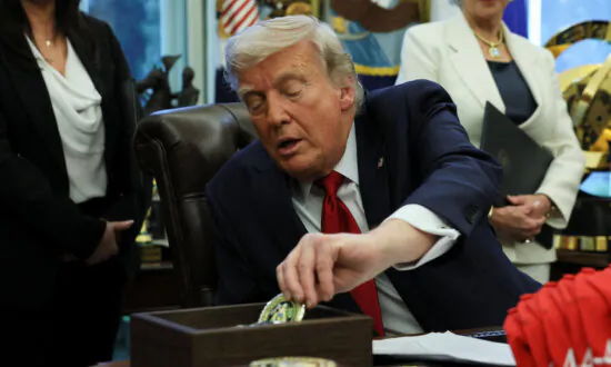 US Mint to Produce $1 Gold Coin Featuring Trump