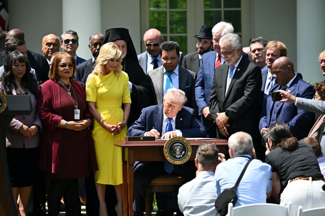 Hundreds of Faith Leaders at White House for National Day of Prayer Event