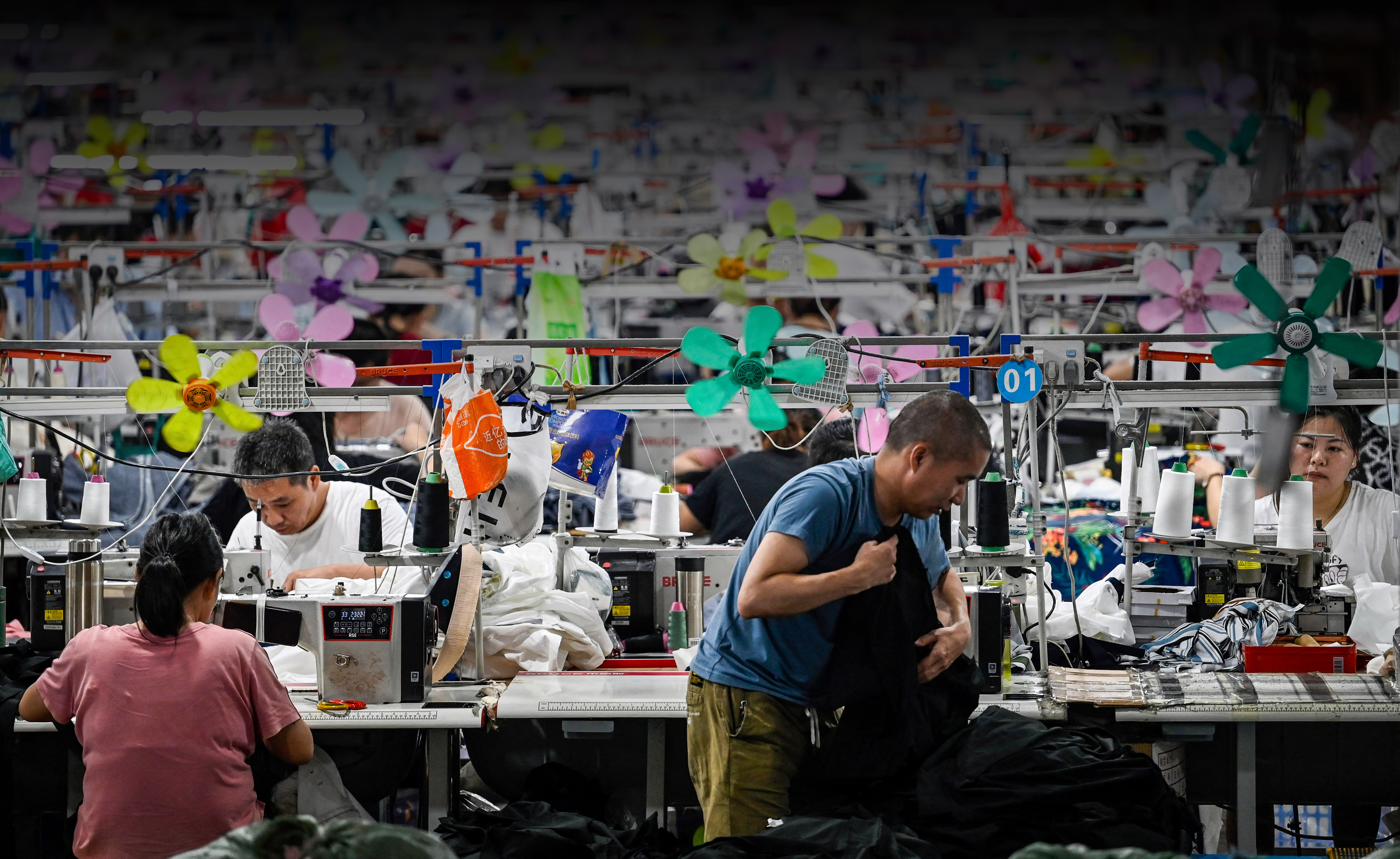 US Ends Trade Exemption That Enabled Flood of Cheap Chinese Goods