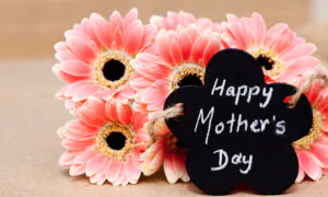 Taking the Kids: And Choosing Exactly the Right Gift for Moms