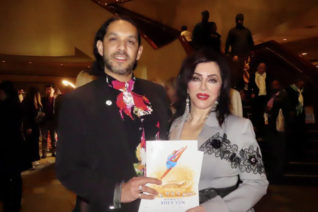 Frankie Luis and Josie Cotton enjoyed Shen Yun Performing Arts at the Dolby Theatre in Hollywood, Calif., on May 3, 2025. (Alice Sun/The Epoch Times)