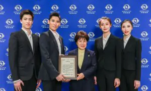 Korean District Chair Honors Shen Yun With Certificate of Appreciation