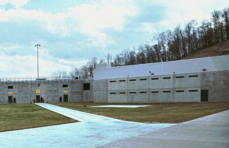 The Wallens Ridge State Prison in Big Stone Gap, Va., on April 9, 1999. (Tan Van Le/Bristol Herald Courier via AP)
