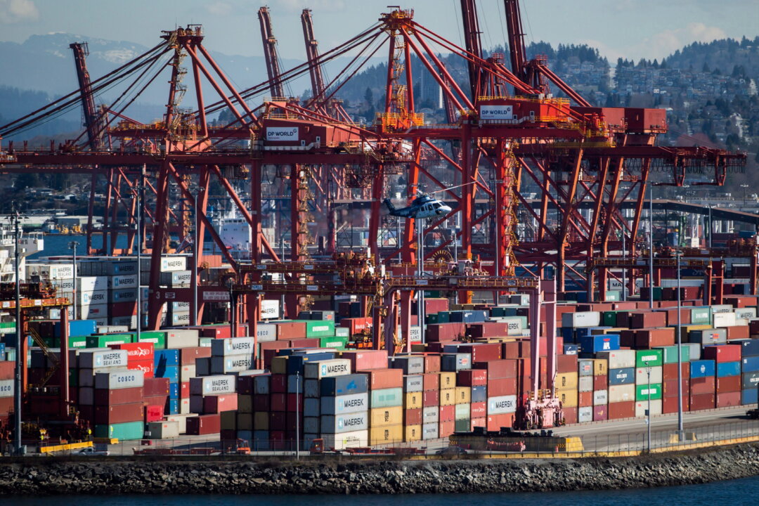 Canada Records $21.2B Current Account Deficit Amid US Trade Dispute