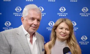 News Anchor Describes Shen Yun as ‘The Art of Happy’