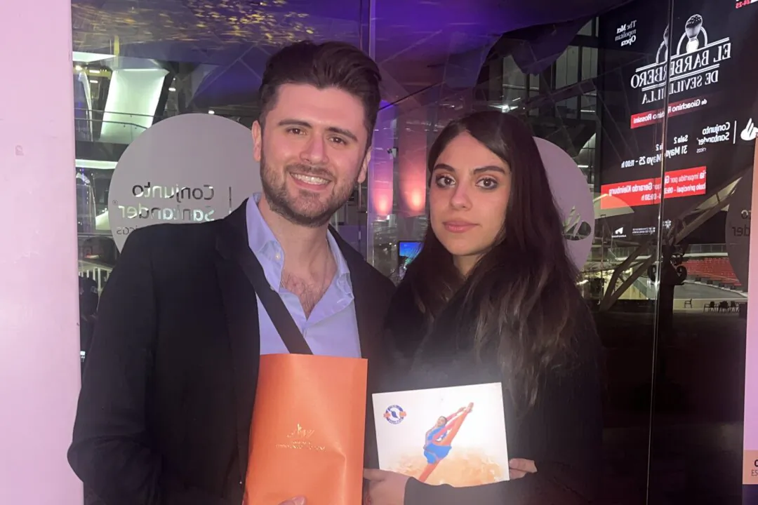 Diego Chavez Diaz and Fernanda Villafuerte-Cons enjoyed Shen Yun's evening performance at the Conjunto Santander Artes Escénicas, on May 7, 2025. (Sophia Fang/The Epoch Times)