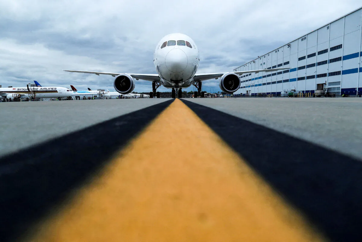 The Boeing 787-10 Dreamliner sits on the tarmac before a delivery ceremony to Singapore Airlines at the Boeing South Carolina Plant in North Charleston, South Carolina, on March 25, 2018. (REUTERS/Randall Hill)