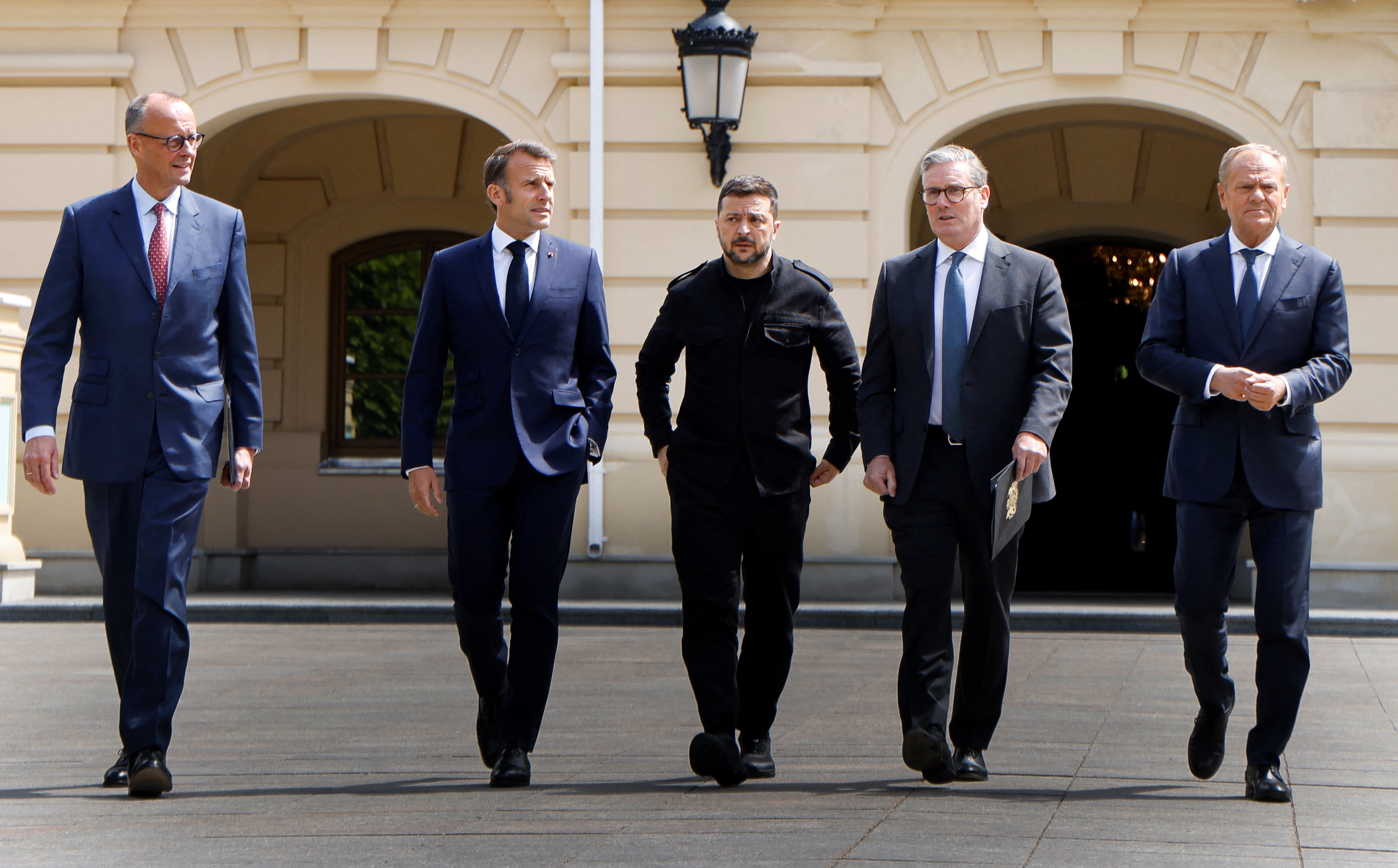 Day in Photos: European Leaders in Kyiv, Toxic Fire in Spain, and Tartan Day Parade