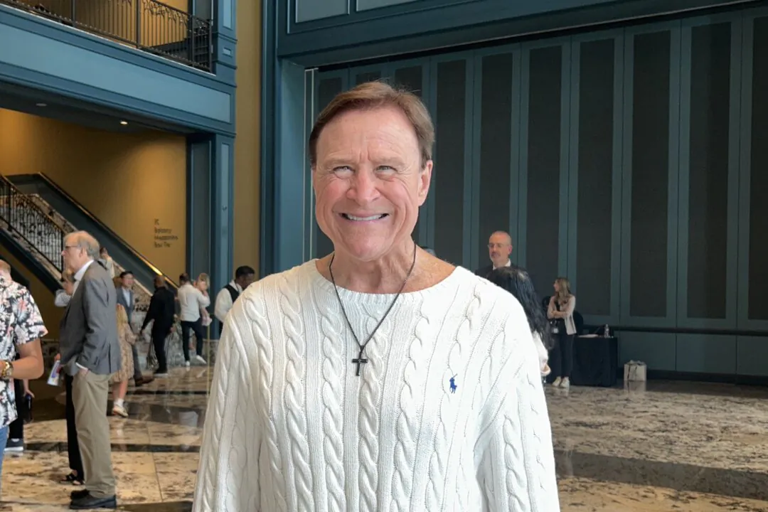 Larry Tomczak enjoyed Shen Yun's matinee at the Fisher Center for the Performing Arts on May 11, 2025. (Teng Dongyu/The Epoch Times)