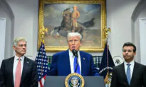 Trump Signs Order Aimed at Cutting Drug Prices