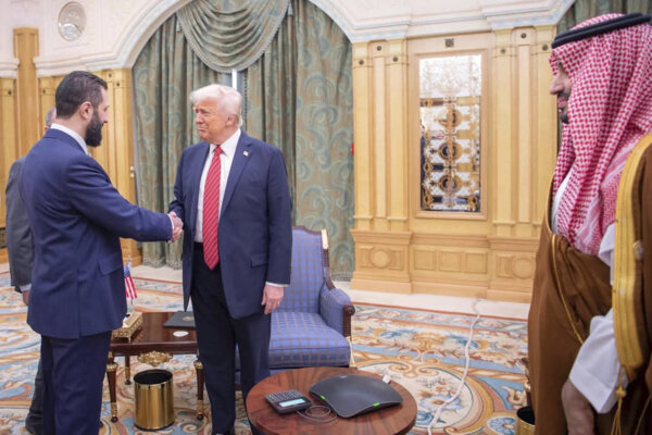 Trump Meets With Syrian Leader, Urges Him to Join Abraham Accords