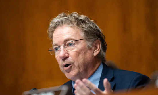 Top Republicans Seek Testimony From DHS Officials