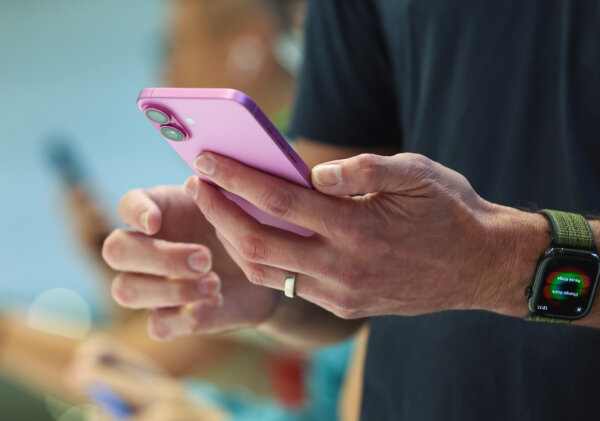 Apple May Owe You Settlement Money: Here’s How to File a Claim