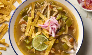 This ‘So Delicious’ Chicken Soup Will Instantly Transport You to Mexico