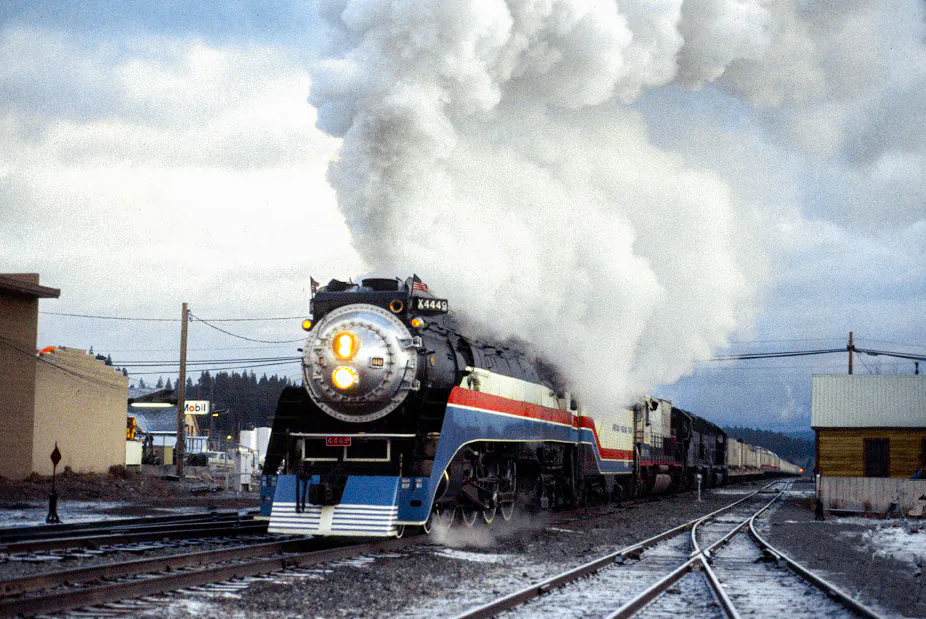 The American Freedom Train stops at Truckee, Calif., for Thanksgiving morning on Nov. 27, 1975. (Drew Jacksich/CC BY-SA 2.0)