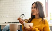 Kickstart Your Anti-Aging Journey With This Ready-in-3-Minutes Breakfast