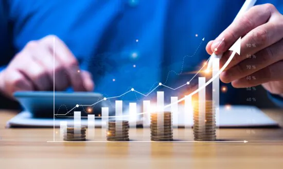 How to Save for Short-Term Goals While Keeping Long-Term Ones in Mind