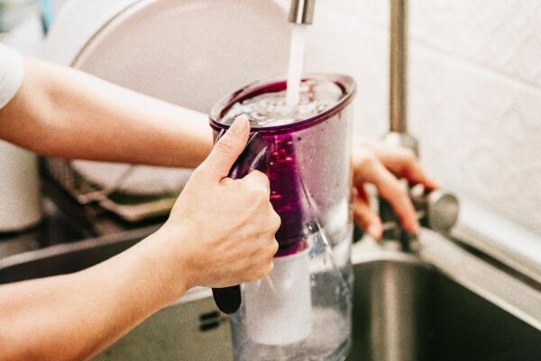 Drink Smart: Expert Tips for Reducing Microplastics in Your Water