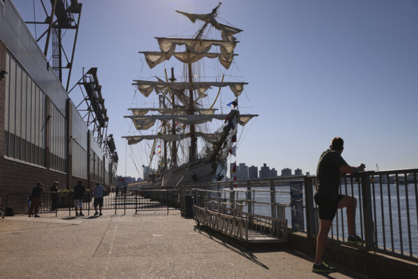 Federal Officials Start Investigation Into Mexican Tall Ship That Hit Brooklyn Bridge