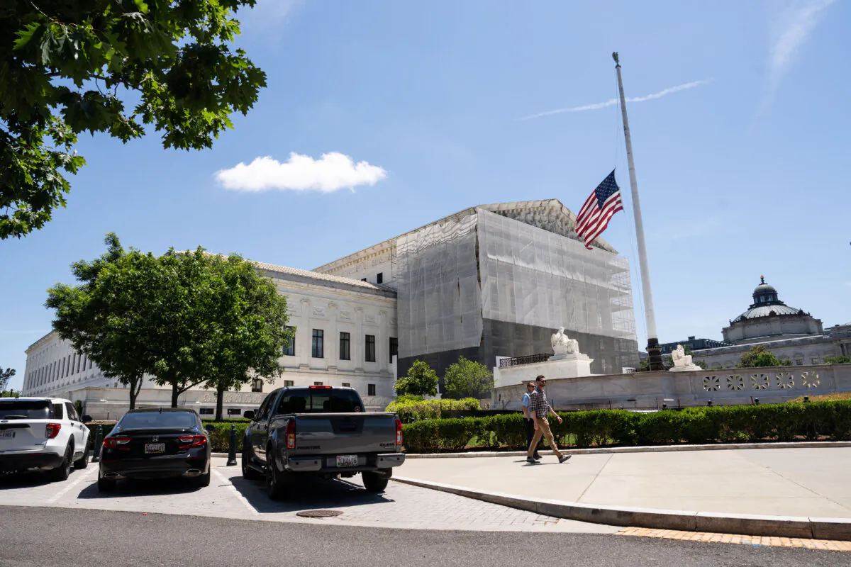 The Supreme Court in Washington on May 19, 2025. (Madalina Vasiliu/The Epoch Times)