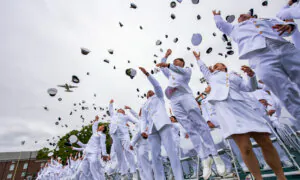 Trump Speaks at US Coast Guard Academy Commencement